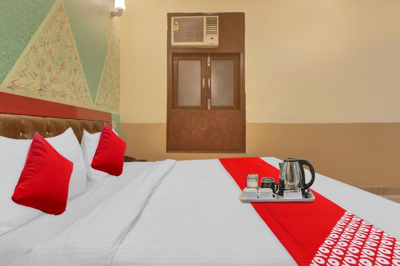 Hotel O Prince Home Stay Near Ambience Mall นิวเดลี ภายนอก รูปภาพ