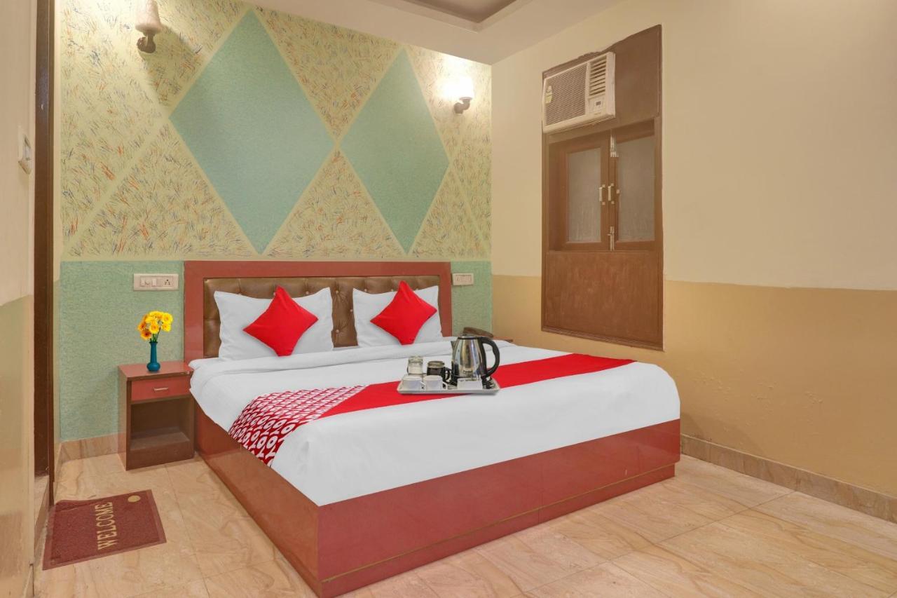 Hotel O Prince Home Stay Near Ambience Mall นิวเดลี ภายนอก รูปภาพ