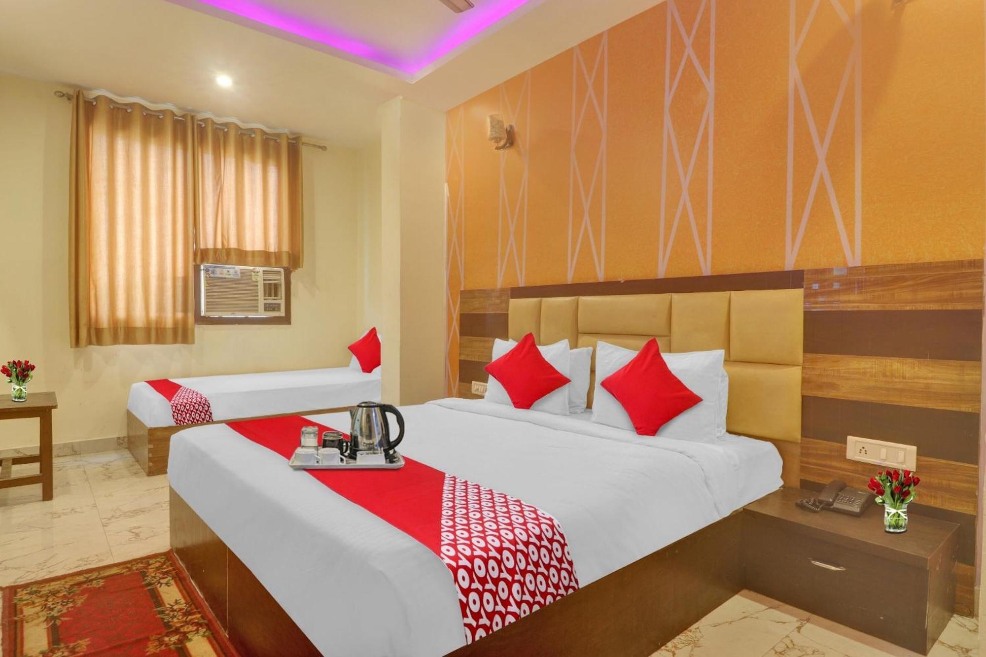 Hotel O Prince Home Stay Near Ambience Mall นิวเดลี ภายนอก รูปภาพ