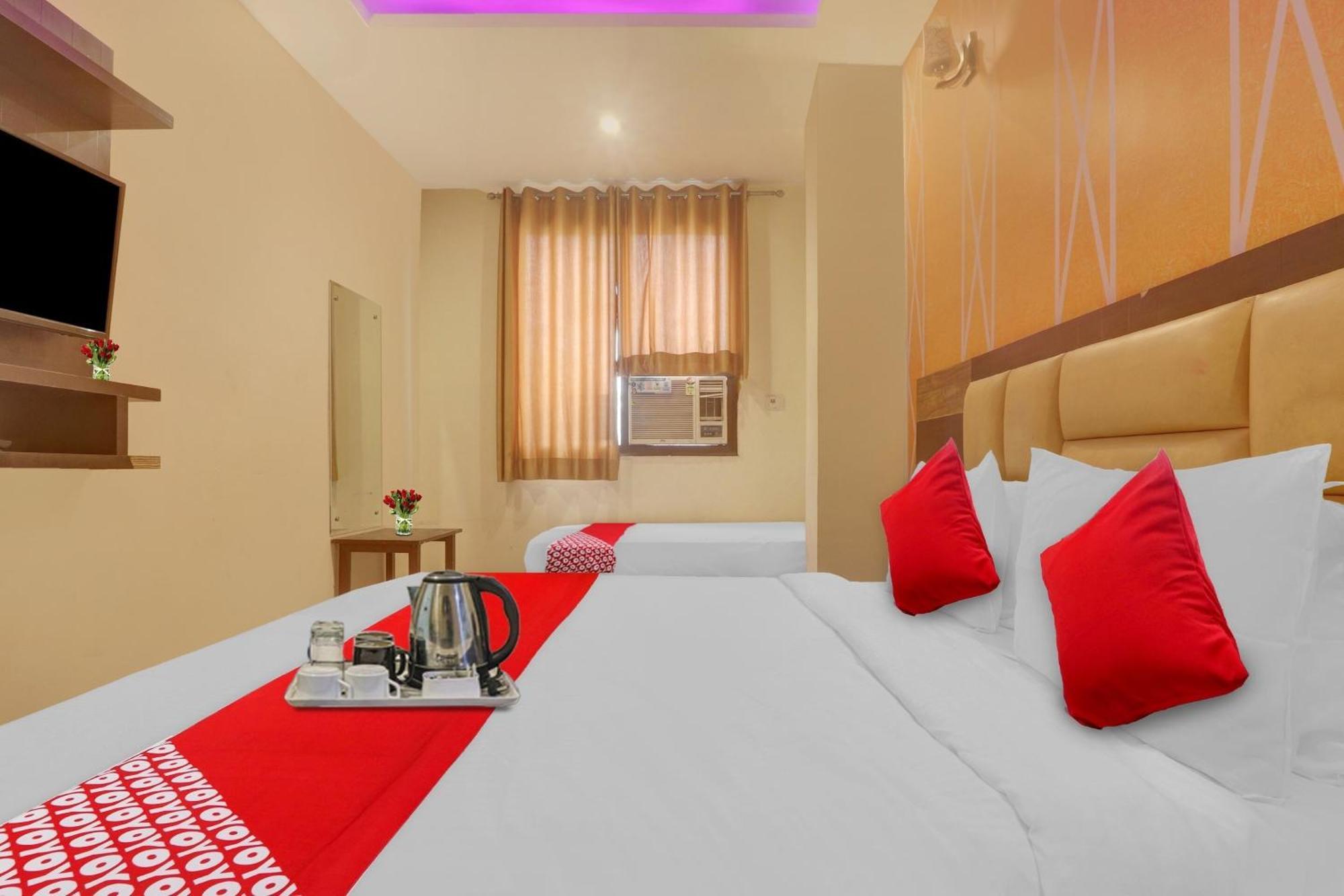 Hotel O Prince Home Stay Near Ambience Mall นิวเดลี ภายนอก รูปภาพ