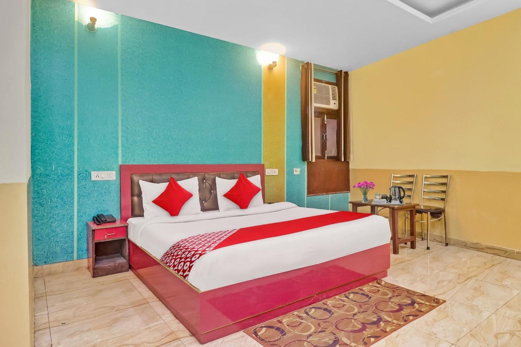 Hotel O Prince Home Stay Near Ambience Mall นิวเดลี ภายนอก รูปภาพ