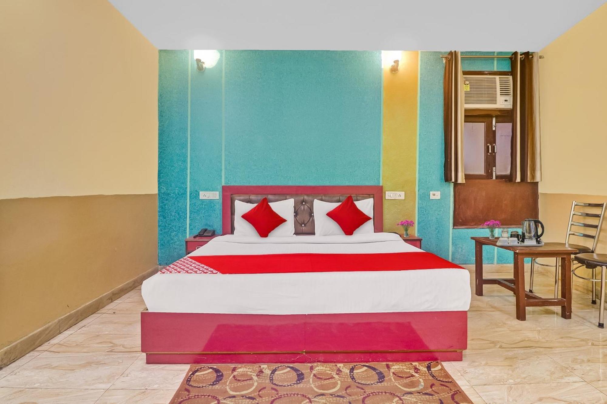 Hotel O Prince Home Stay Near Ambience Mall นิวเดลี ภายนอก รูปภาพ